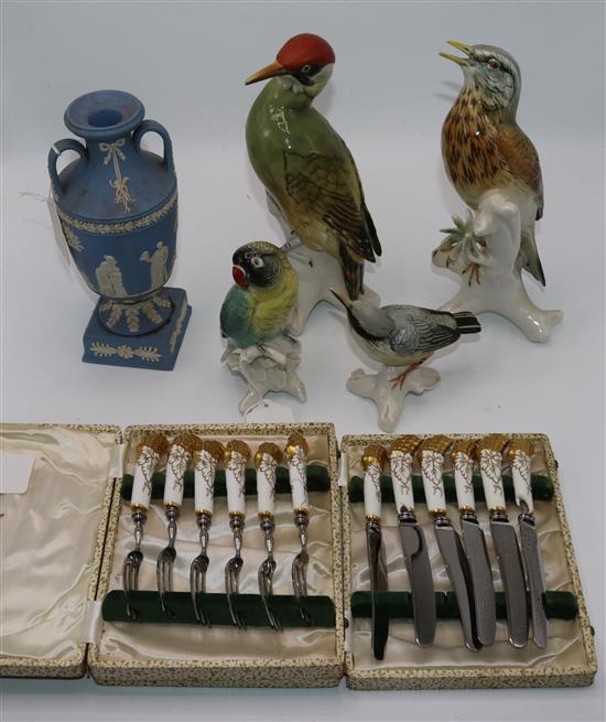 4 Karl Ens birds, 2 Royal Crown Derby cutlery sets and a Wedgwood jasper vase